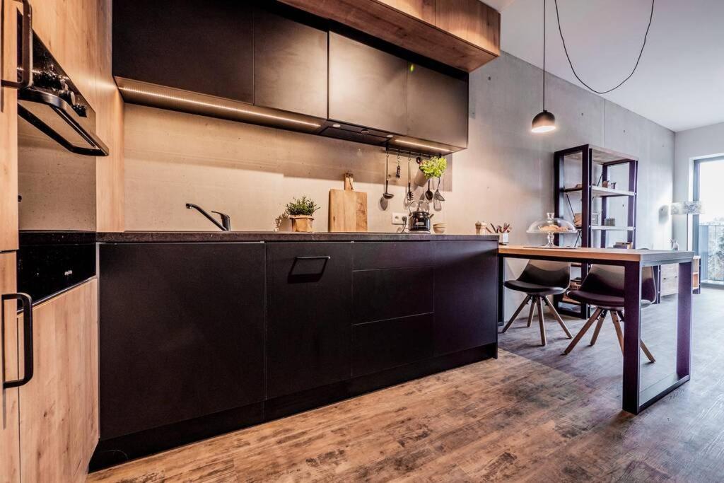 B10 Business Apartments Zilina Bagian luar foto